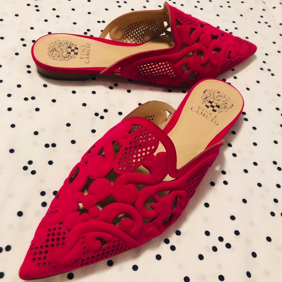 Vince Camuto Shoes - FINAL SALE! HP✨NWT |vince camuto| fuchsia mules